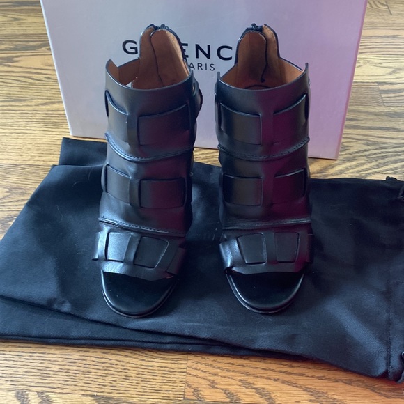 Givenchy cage stiletto *Authentic* - Picture 4 of 5